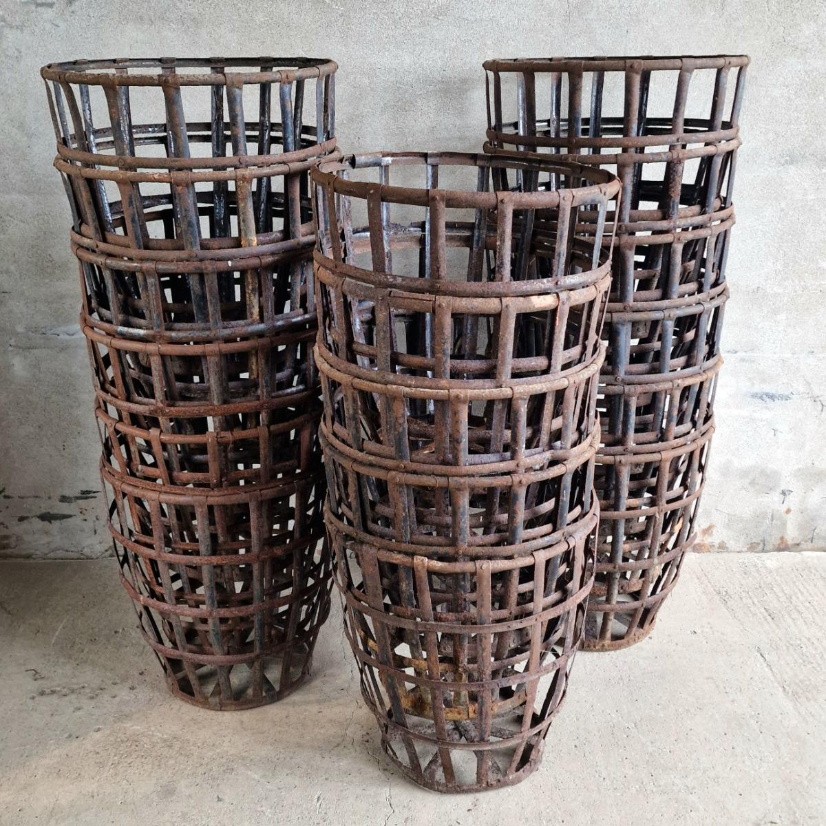13 metal baskets