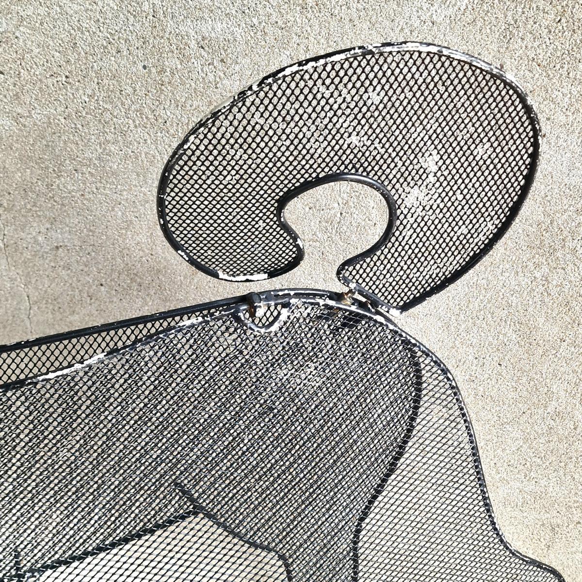 2 foldable metal dogs