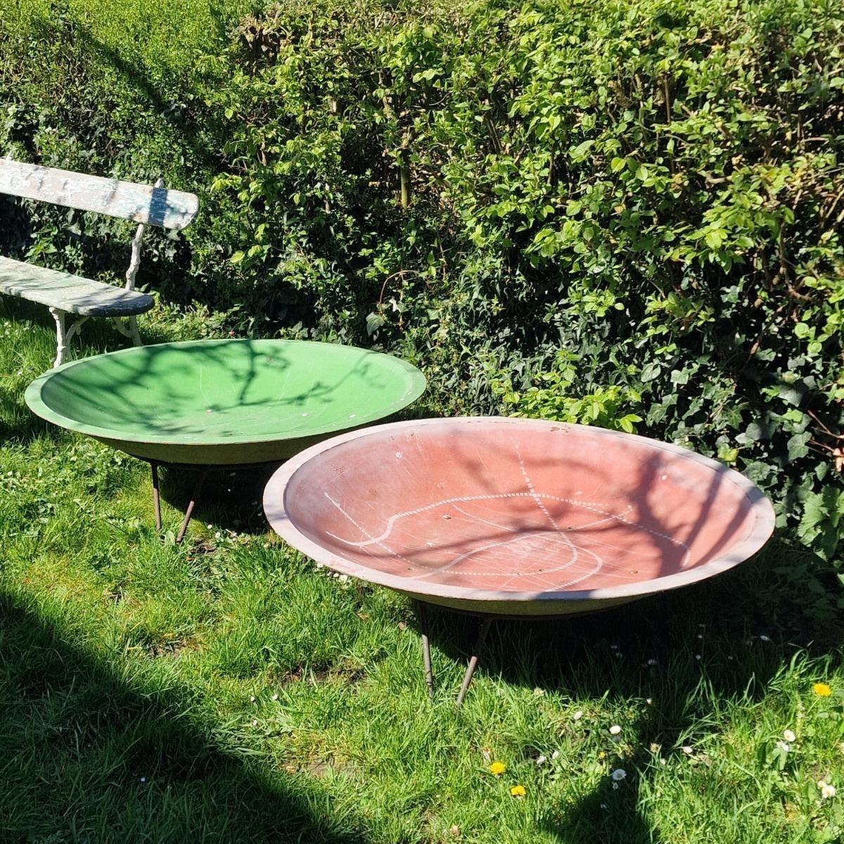 2 large fiberglass dish planters