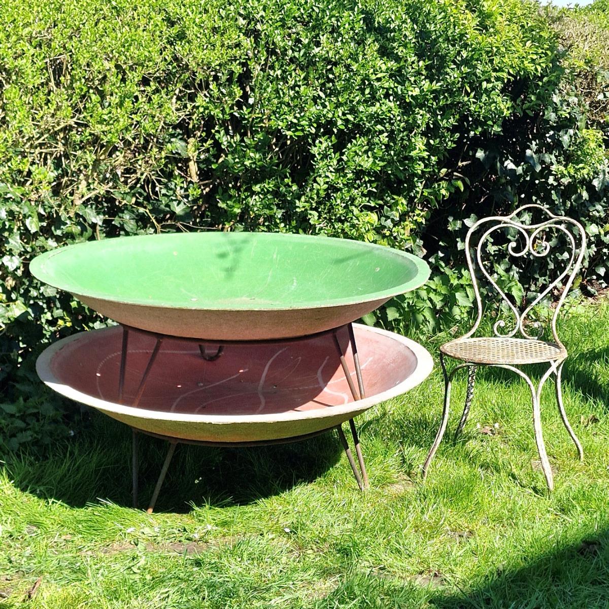 2 large fiberglass dish planters