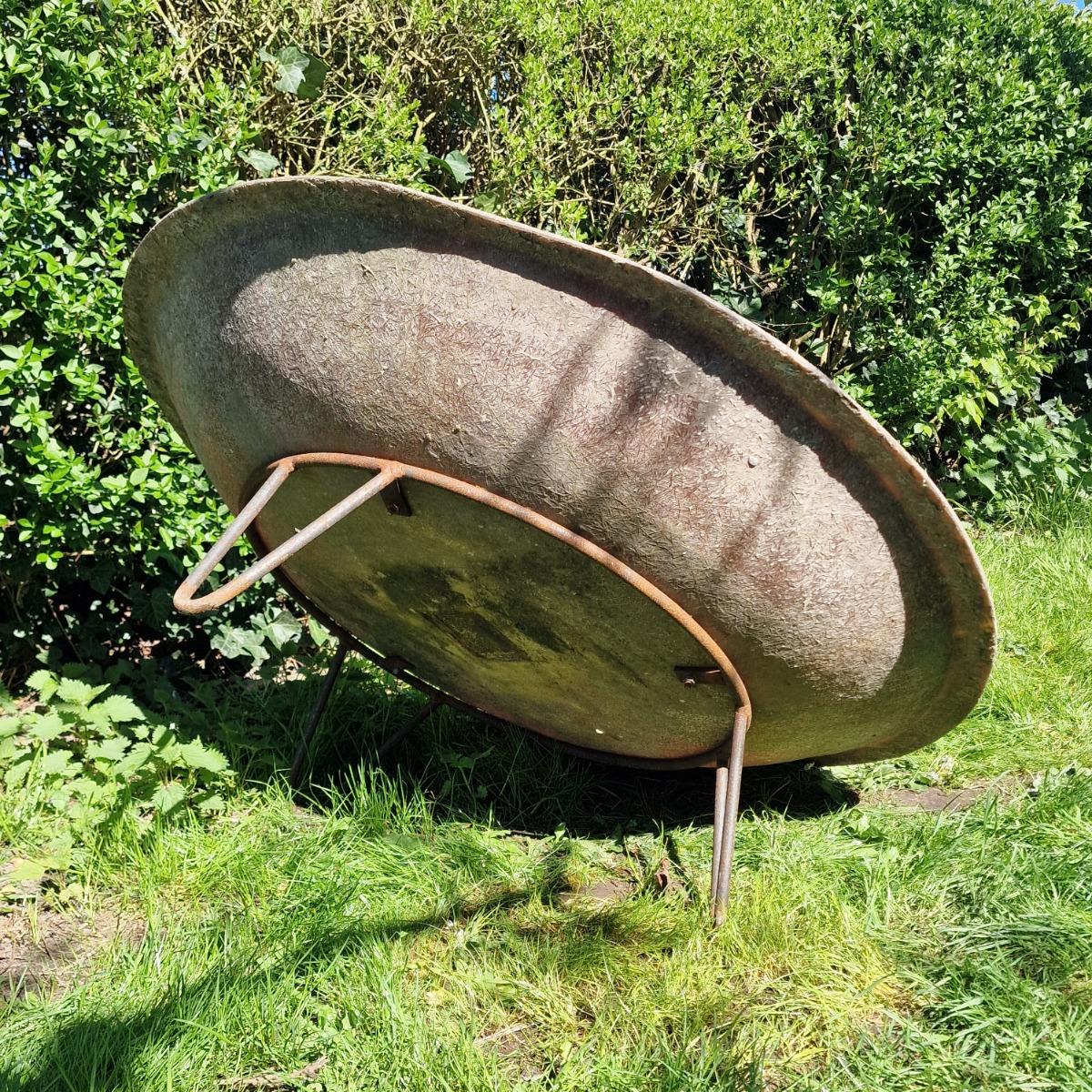 2 large fiberglass dish planters