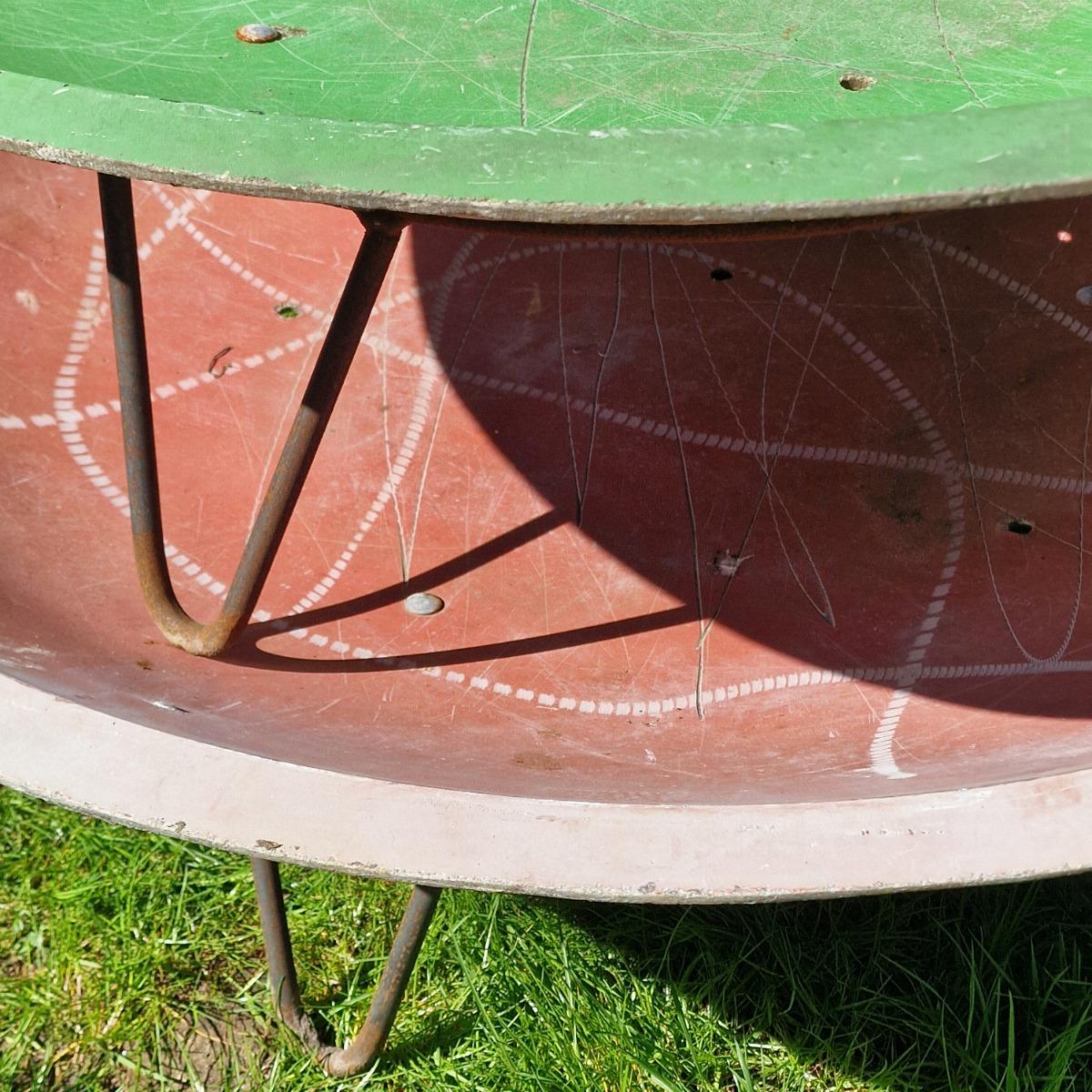 2 large fiberglass dish planters