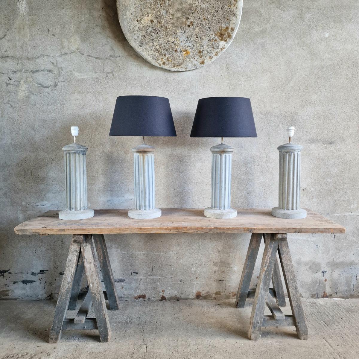 2 pairs of zinc lamps