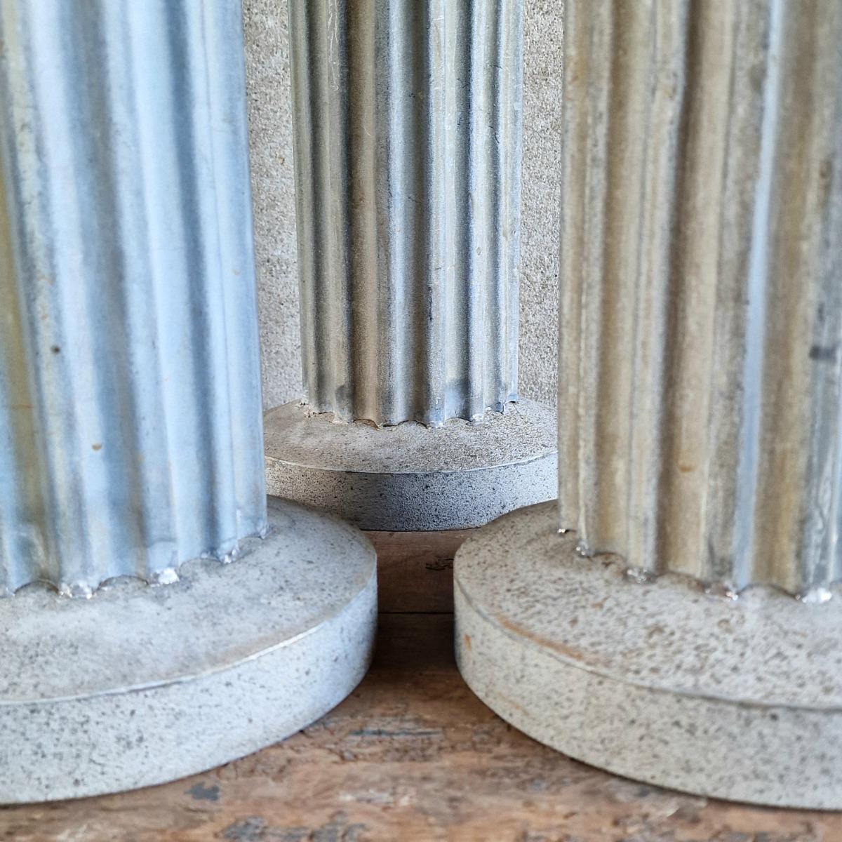 2 pairs of zinc lamps