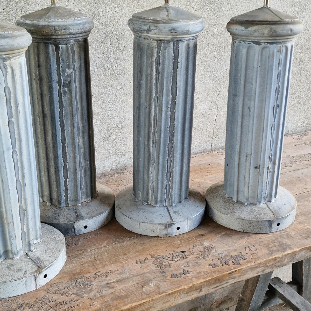 2 pairs of zinc lamps