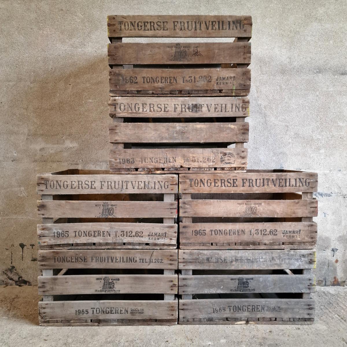 6 old wooden fruit crates