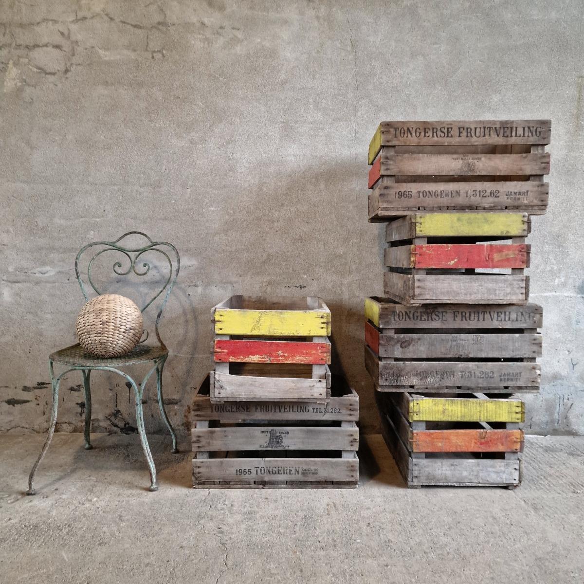 6 old wooden fruit crates
