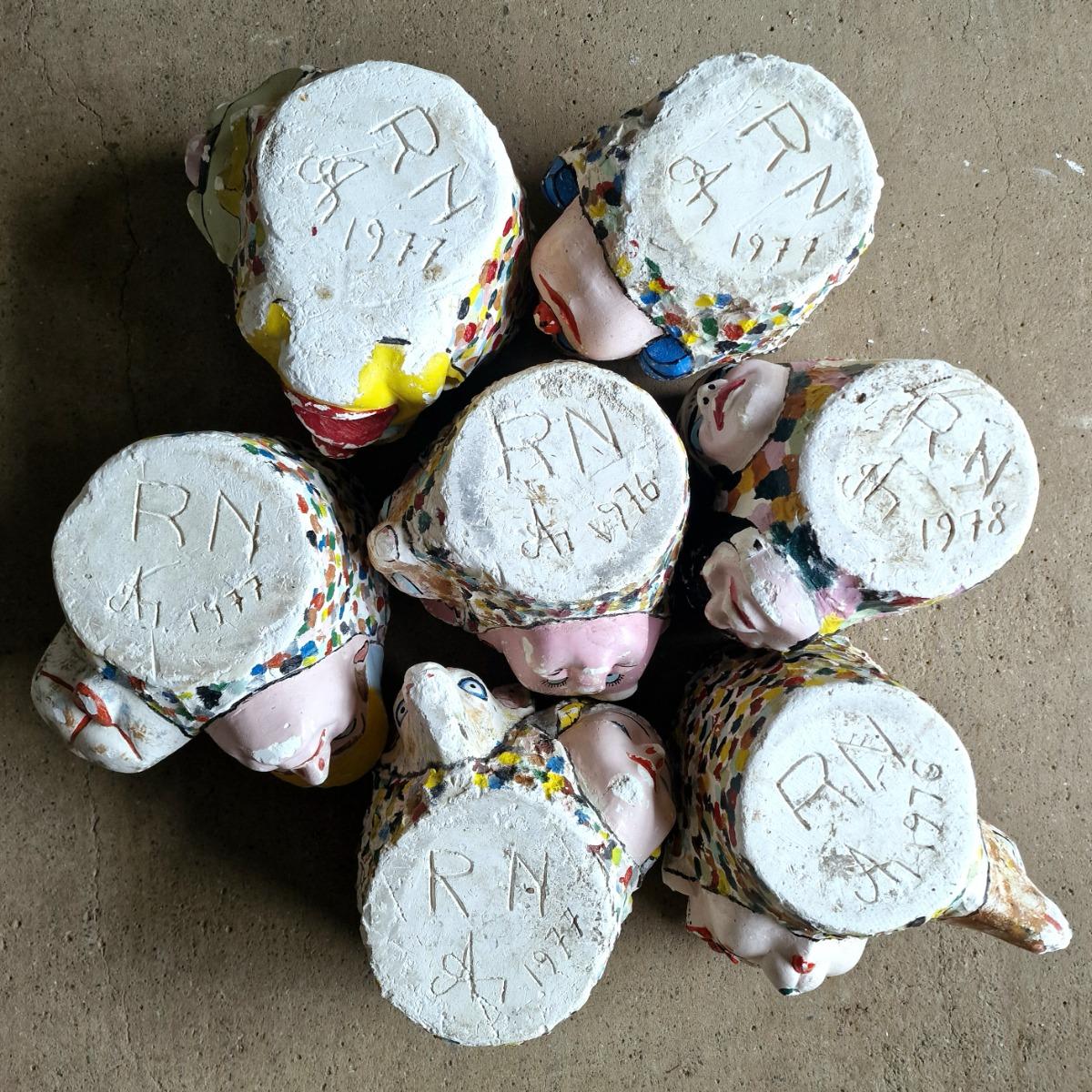 7 painted plaster cache-pots
