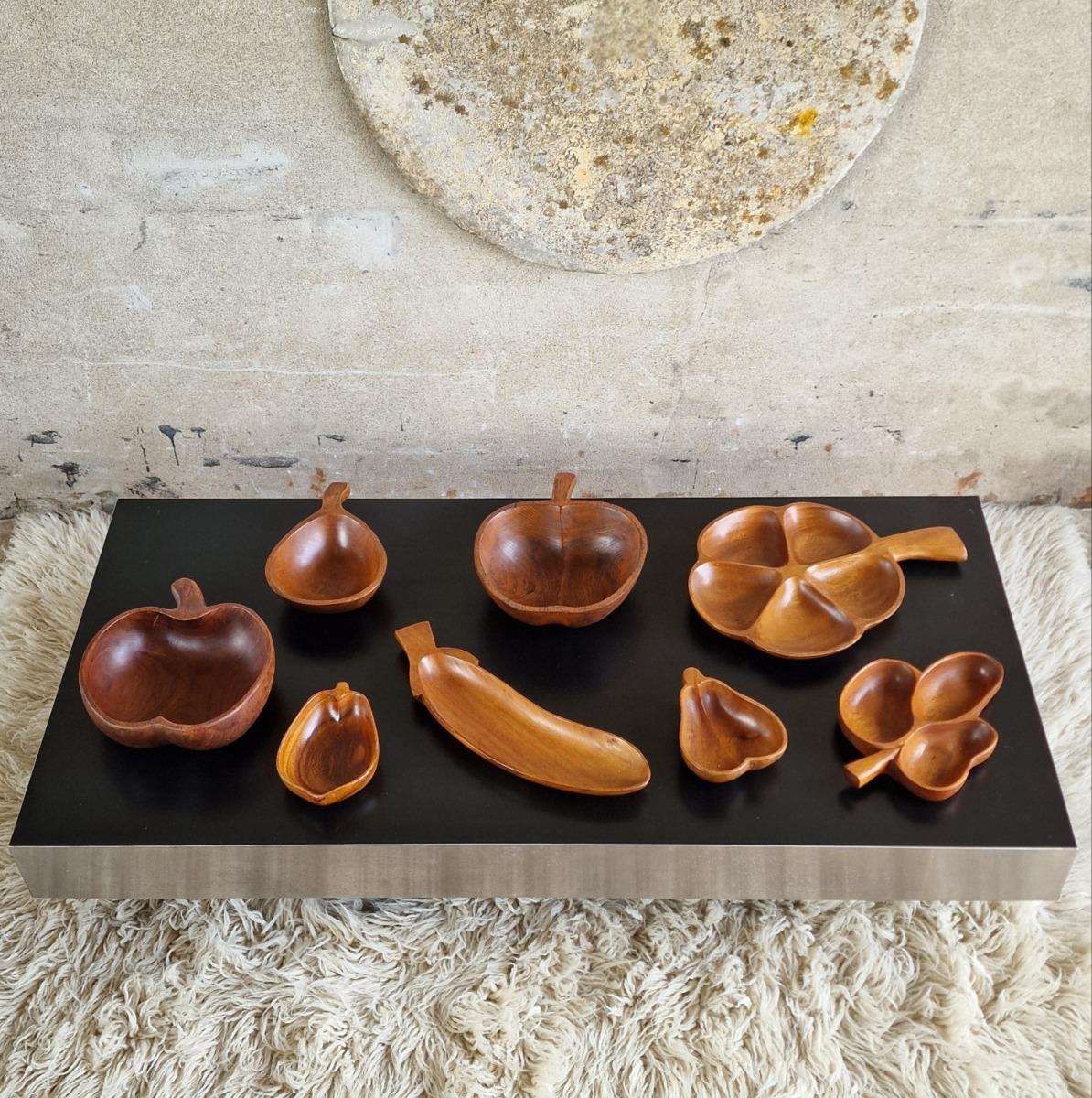 8 fruit-shaped wooden trays