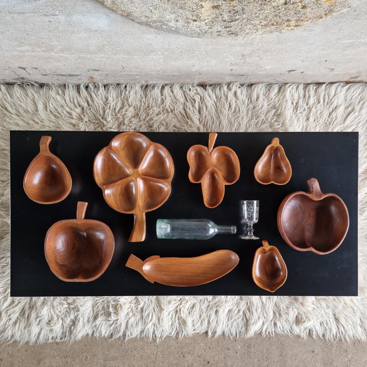 8 fruit-shaped wooden trays