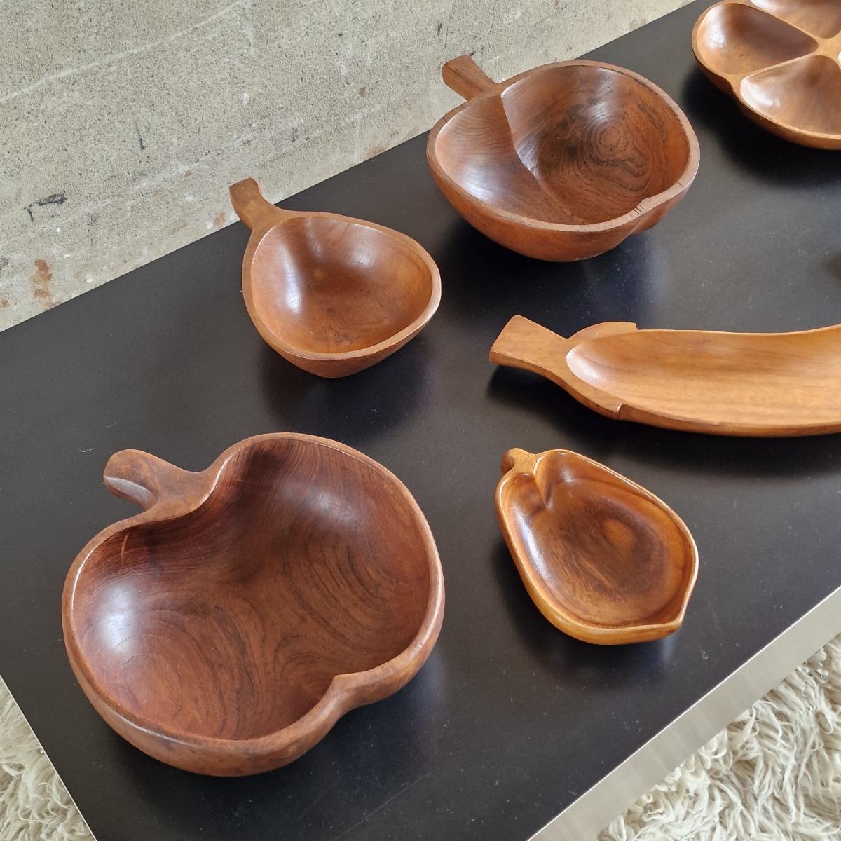 8 fruit-shaped wooden trays