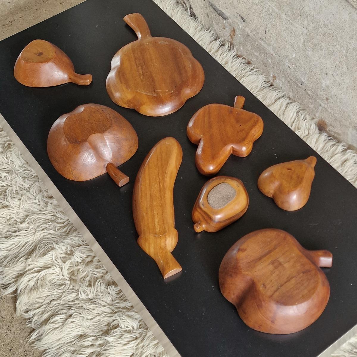 8 fruit-shaped wooden trays