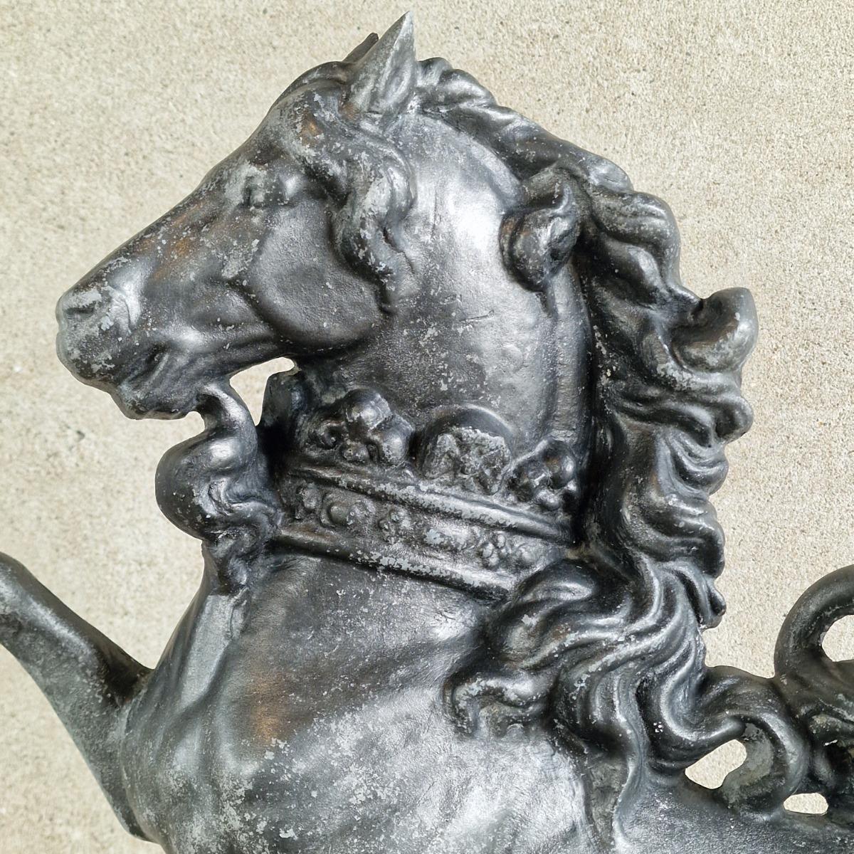 Cast alloy horse