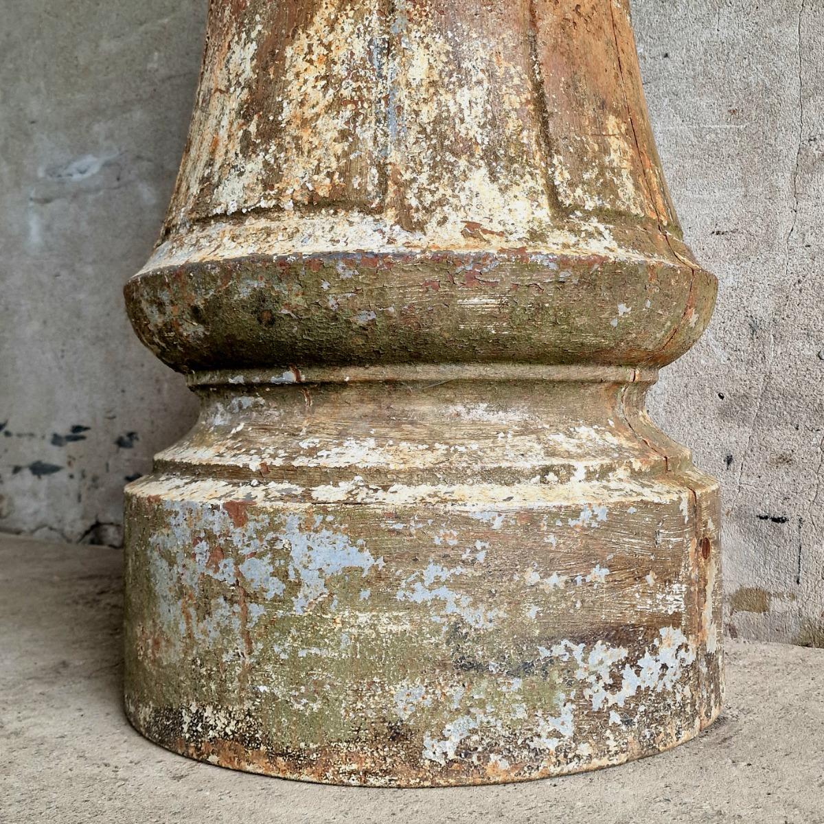 Cast iron pedestal