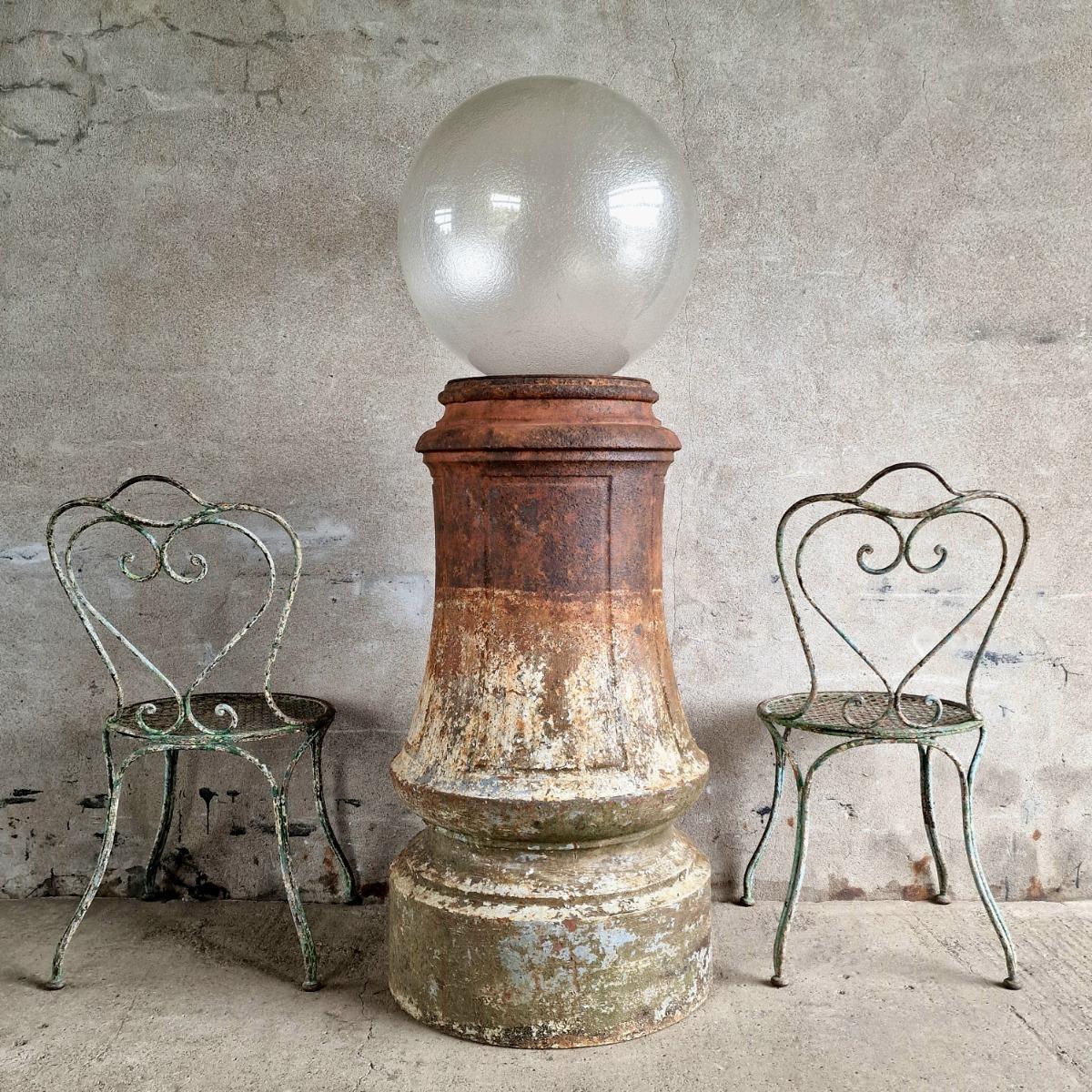 Cast iron pedestal