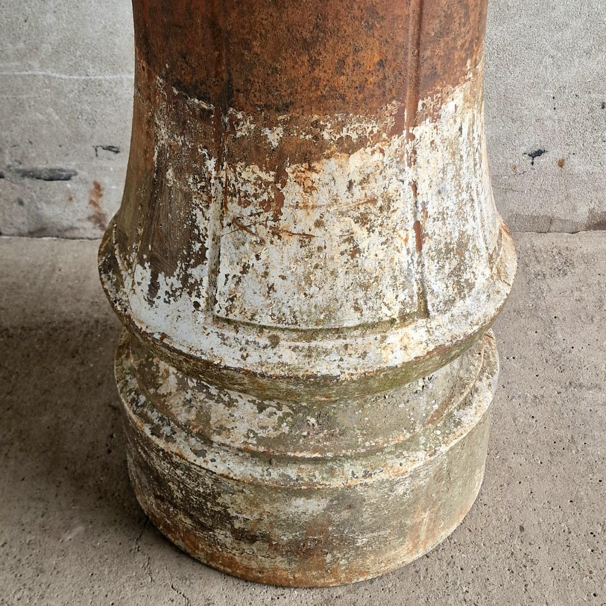Cast iron pedestal