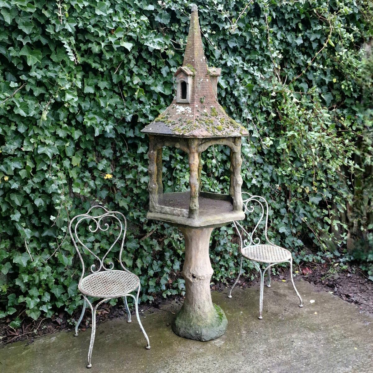 Faux-bois bird feeder