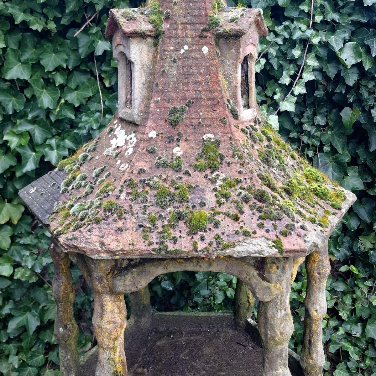 Faux-bois bird feeder