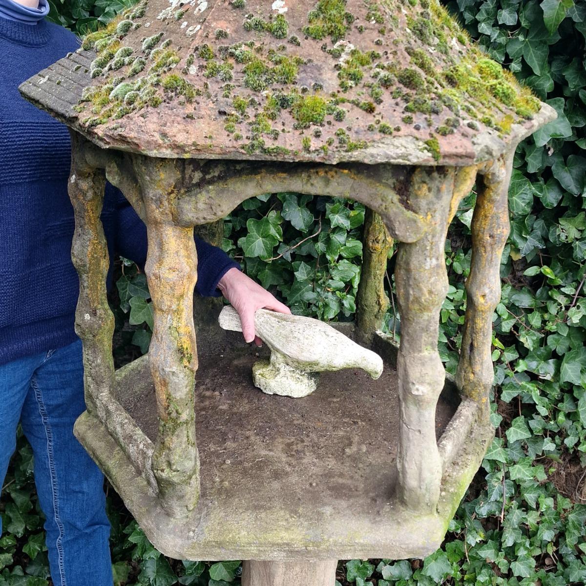 Faux-bois bird feeder