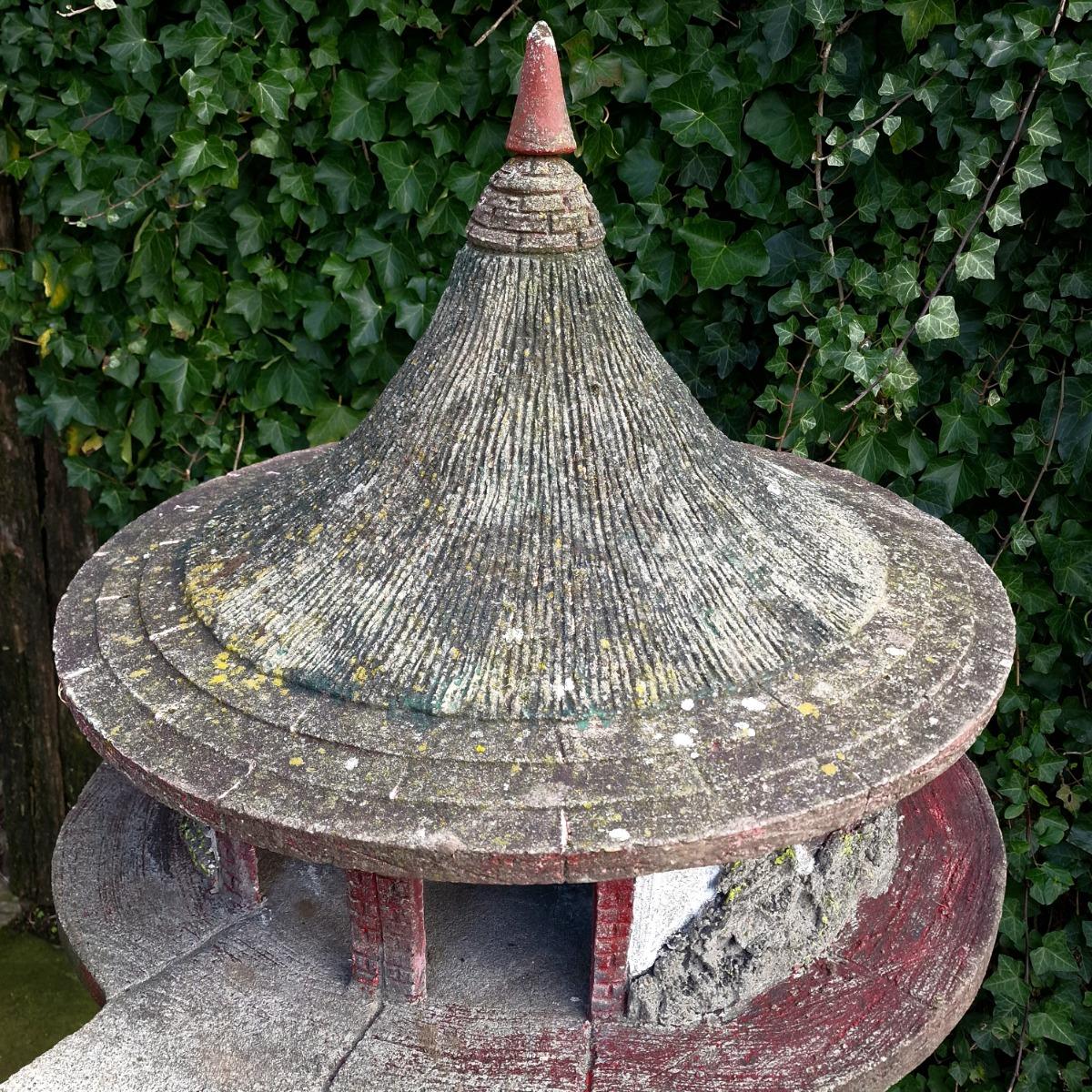 Faux-bois pigeon house