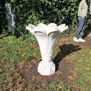 Flower shaped planter