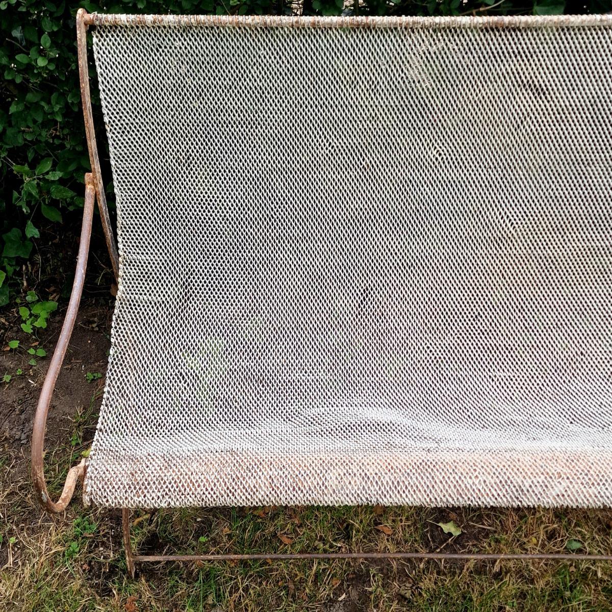 Foldable mesh garden bench