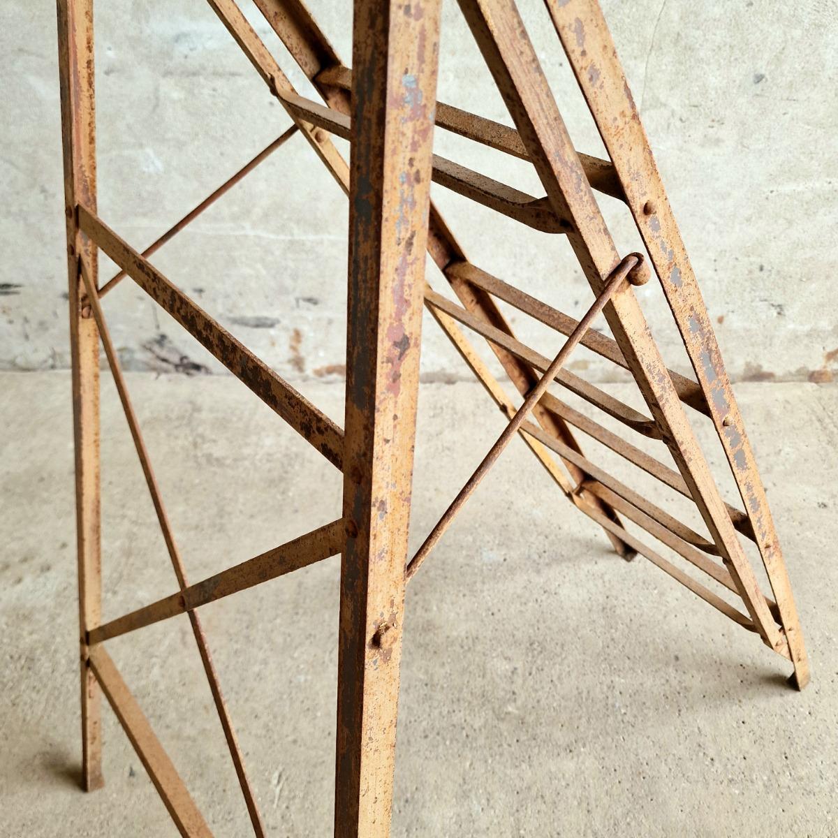 Folding metal ladder