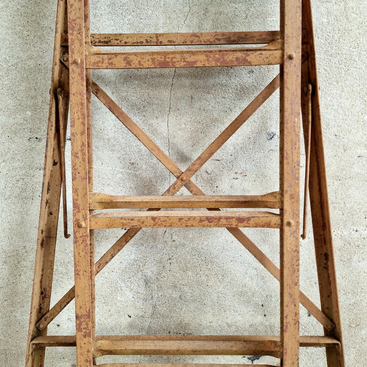 Folding metal ladder
