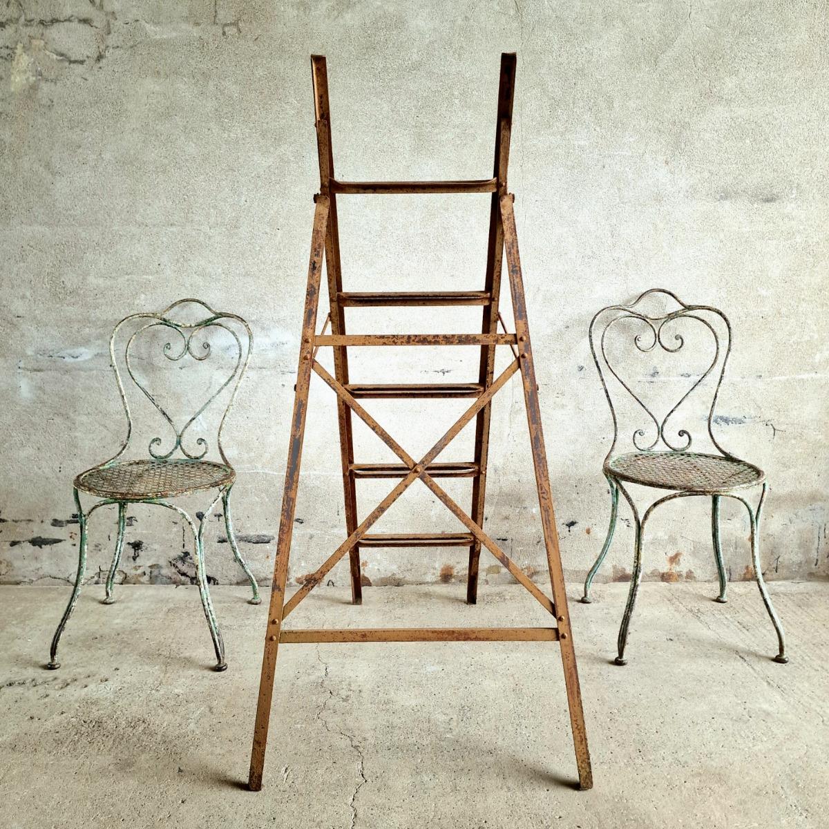 Folding metal ladder