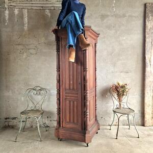 High plinth with door