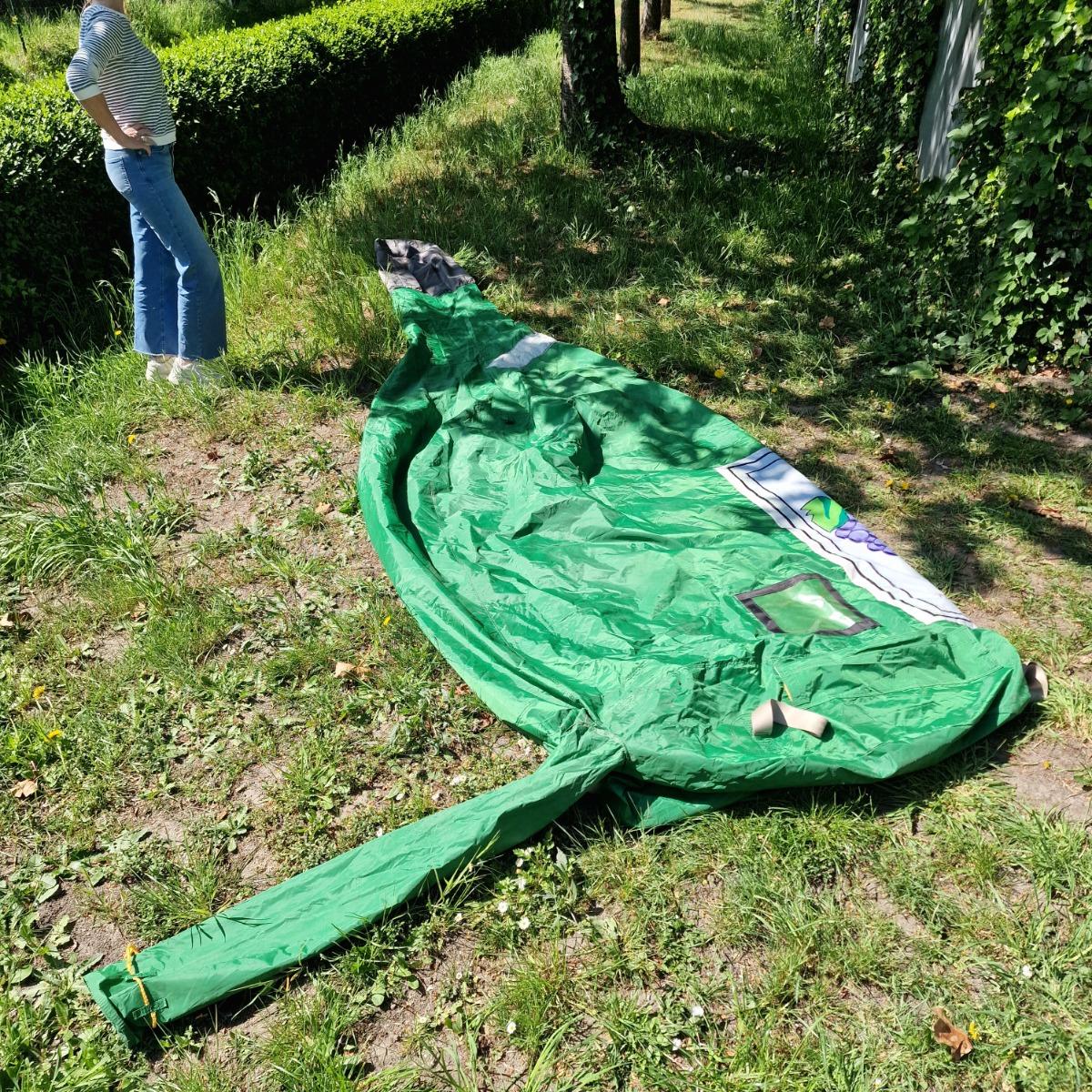 Huge Champagne publicity