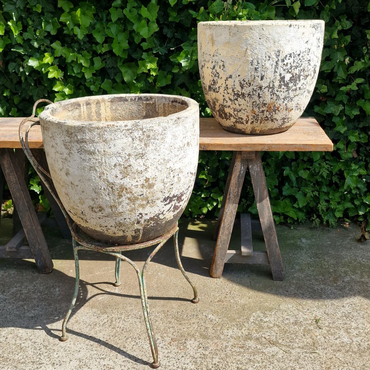 Pair of foundry pots