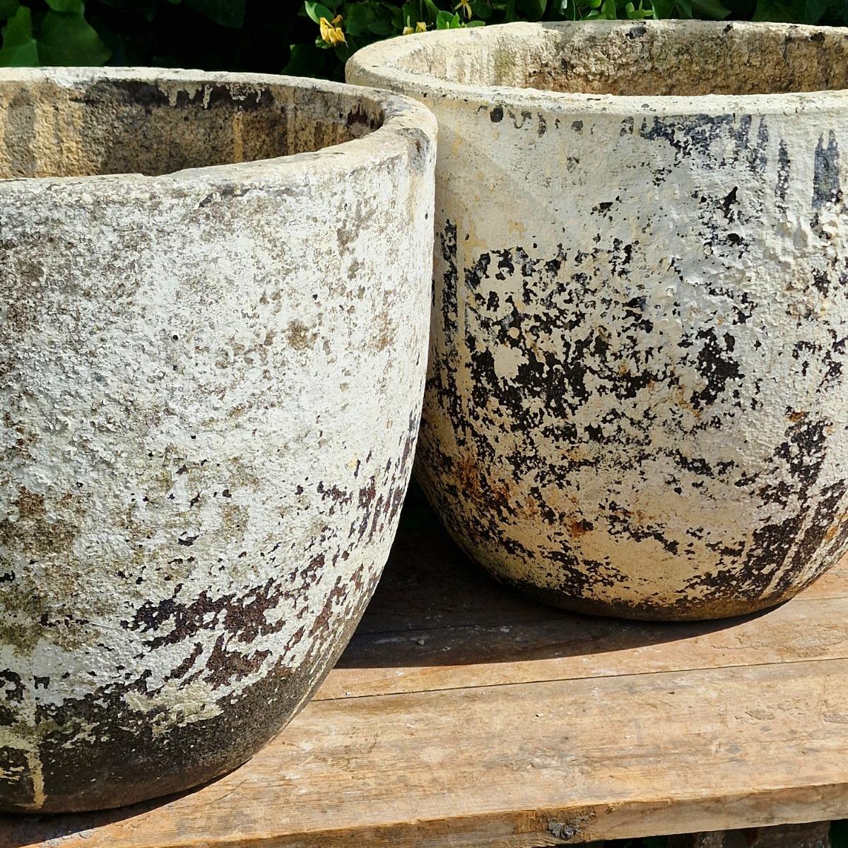 Pair of foundry pots