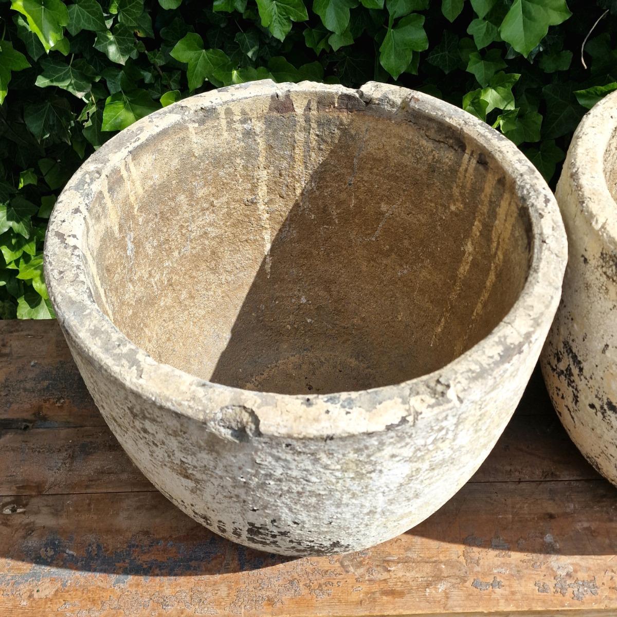 Pair of foundry pots
