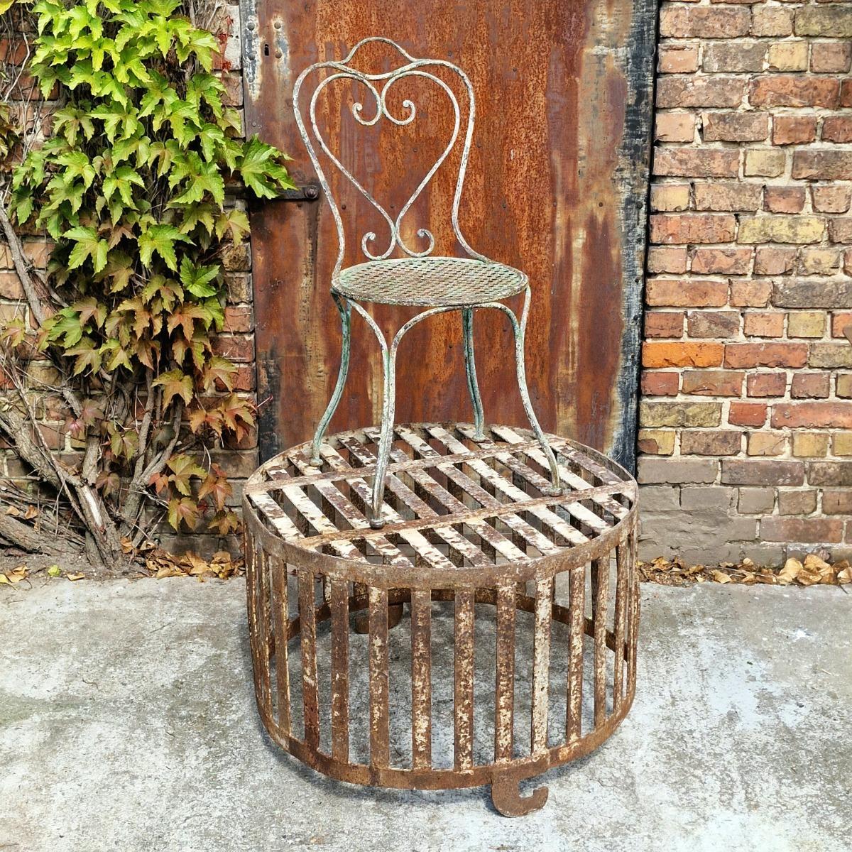 Round metal basket planter