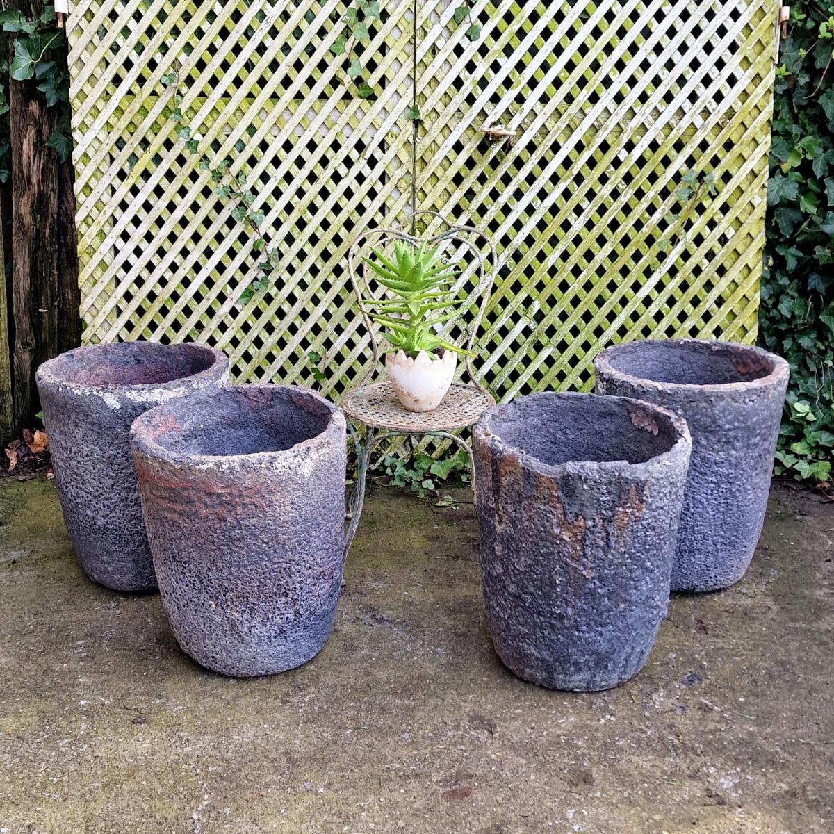 Set of 4 Foundry pots