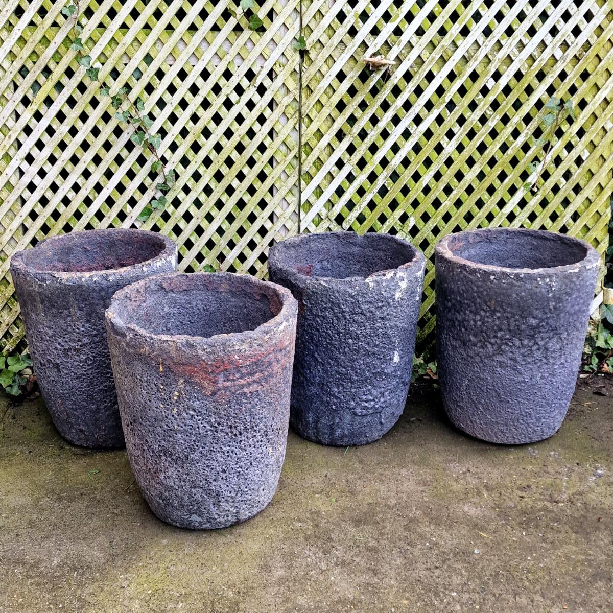 Set of 4 Foundry pots