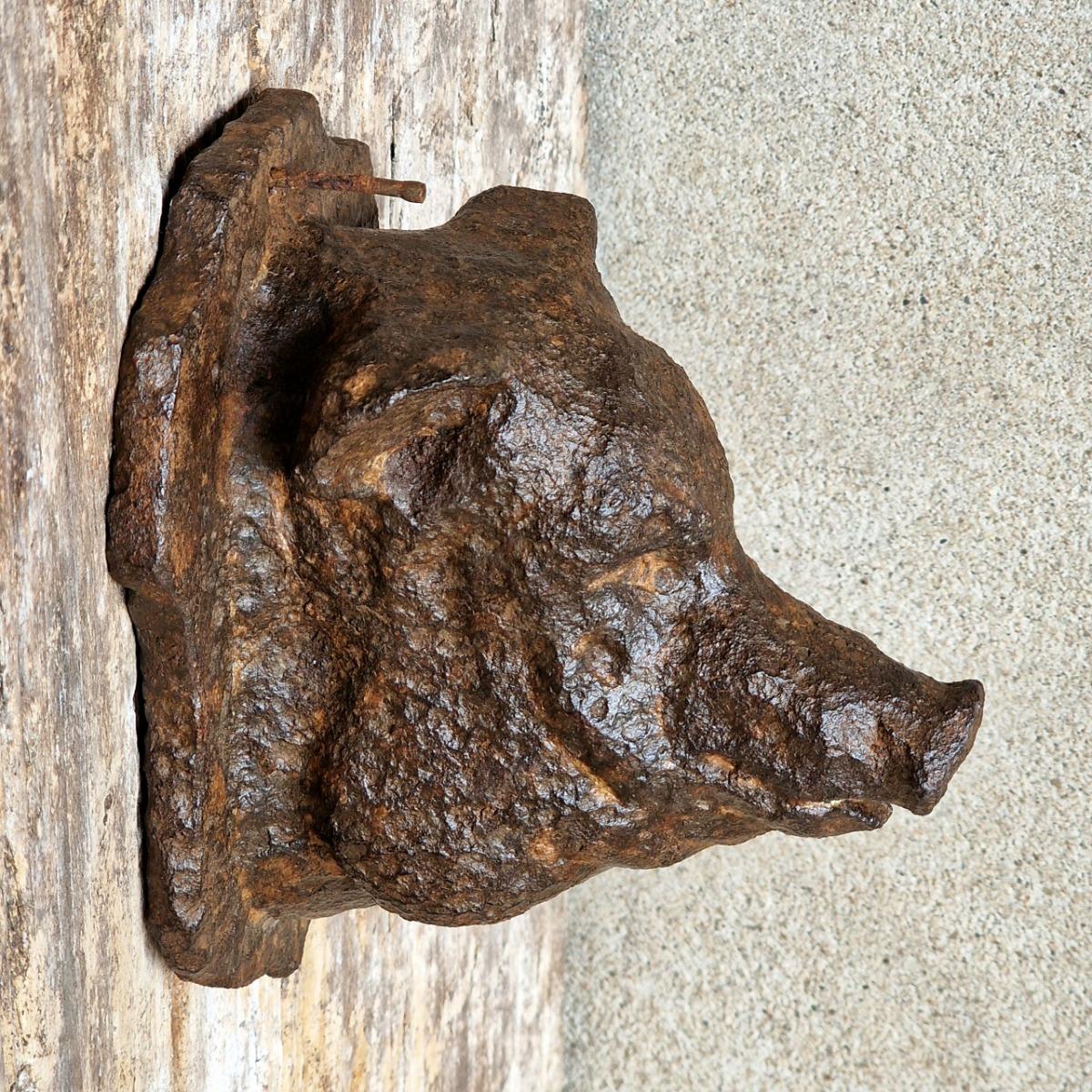 Small cast iron pig's head