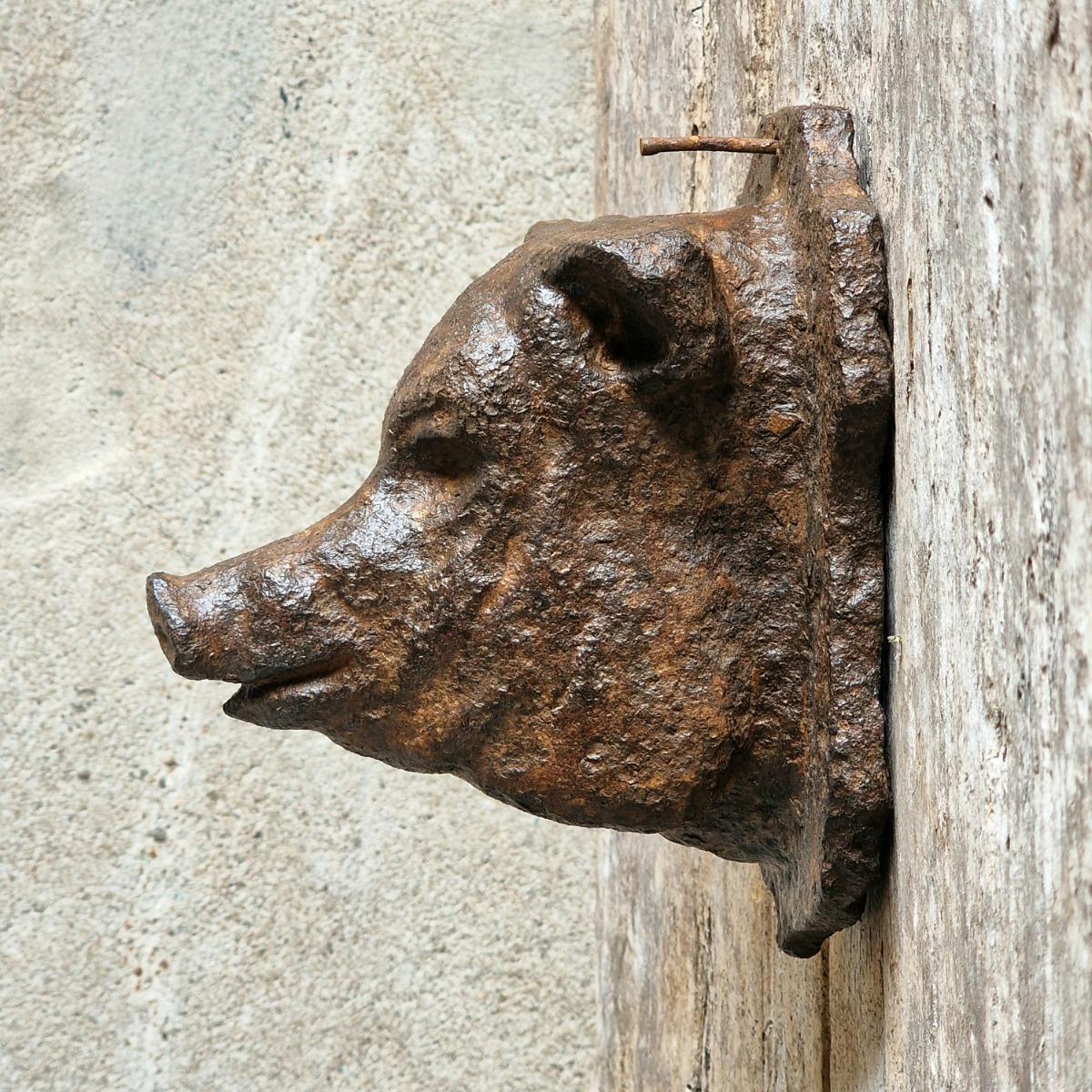 Small cast iron pig's head