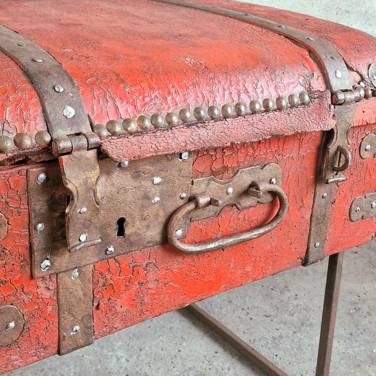 Suitcase on bespoke base