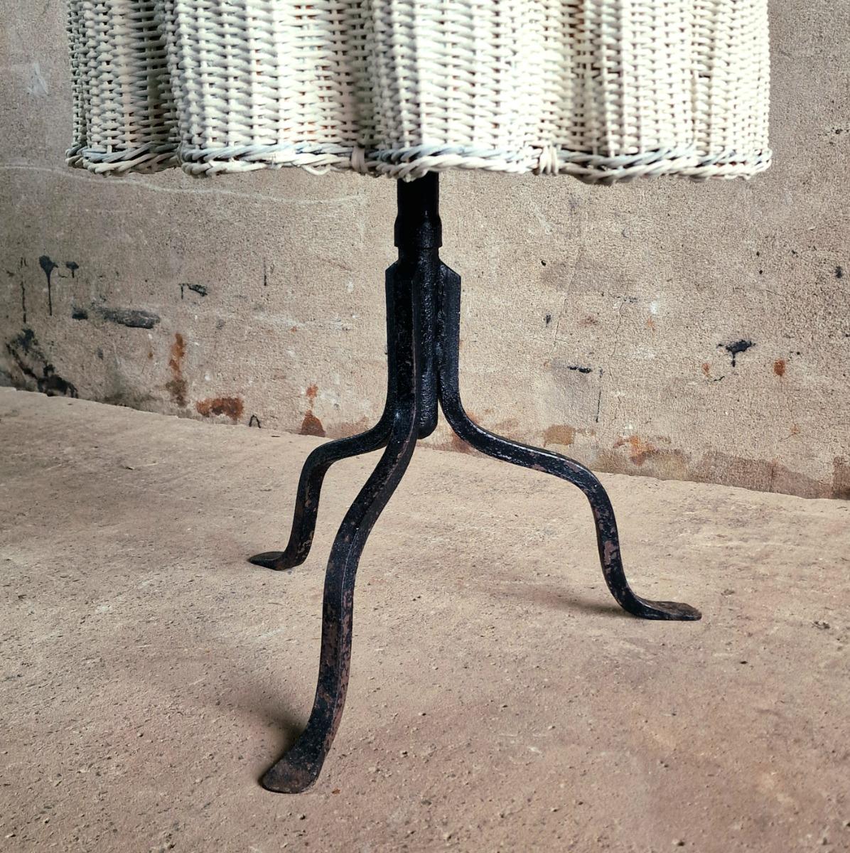 Trompe L'oeil wicker table