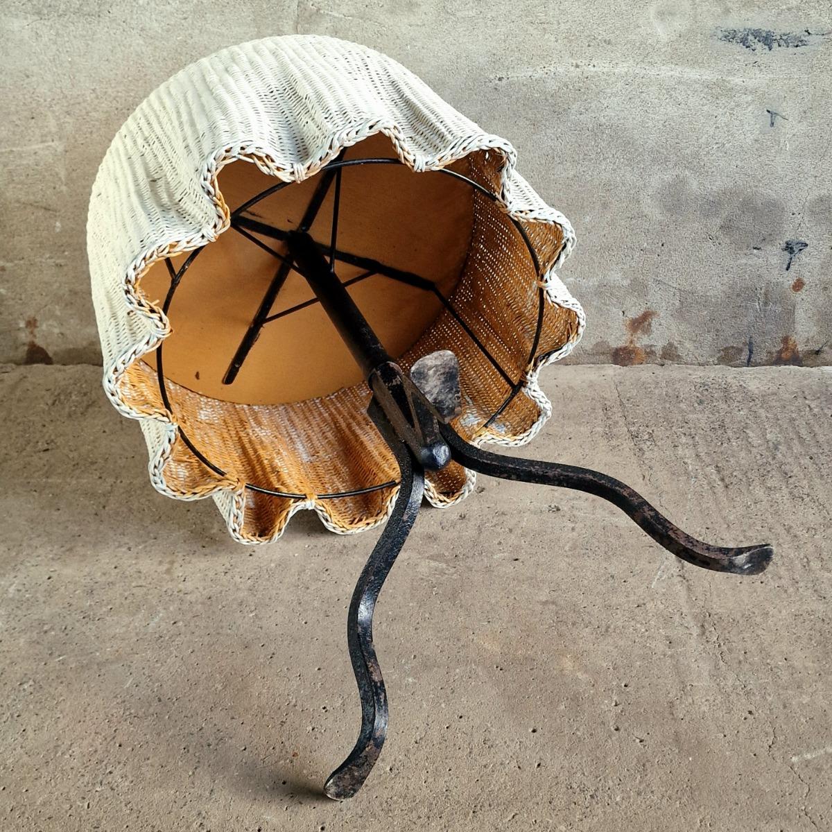 Trompe L'oeil wicker table