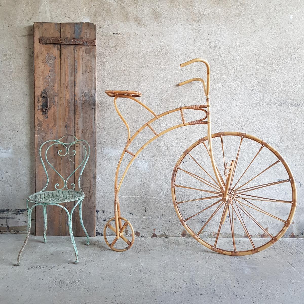 Vintage rattan bicycle