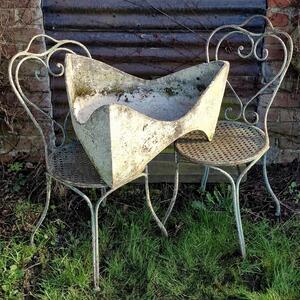 Willy Guhl tooth planter