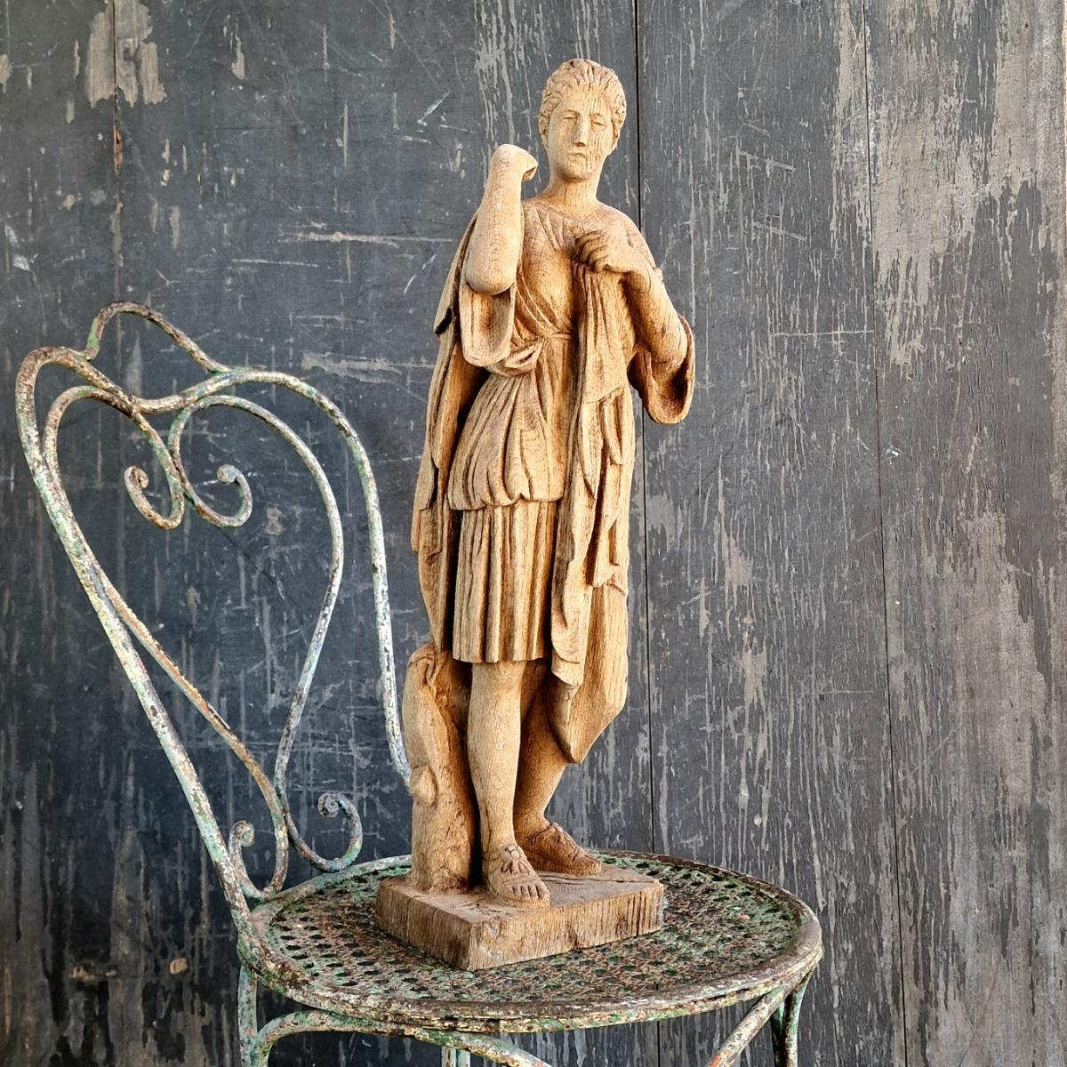 Wooden Diana de Gabis