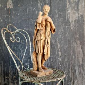 Wooden Diana de Gabis